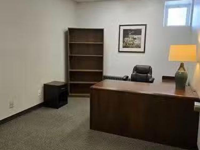 Charming 1601 15 Avenue, Didsbury, AB, T0M 0W0 commercial fo.
