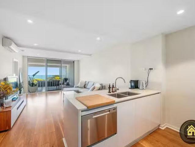 Charming 16/13 O'connor Close, North Coogee, WA 6163