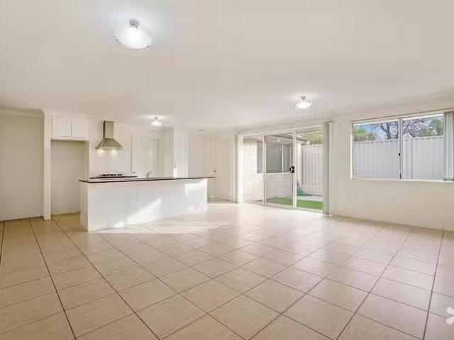 Charming 16/36 Wialki Lane, Canning Vale, WA 6155