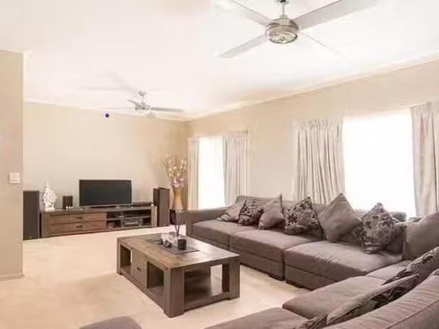 Unique 16 Campelles Avenue, Varsity Lakes, QLD 4227