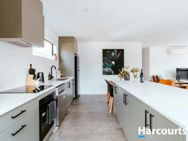 Unique 16 Davies Street, WEYMOUTH, TAS 7252 House for Rent