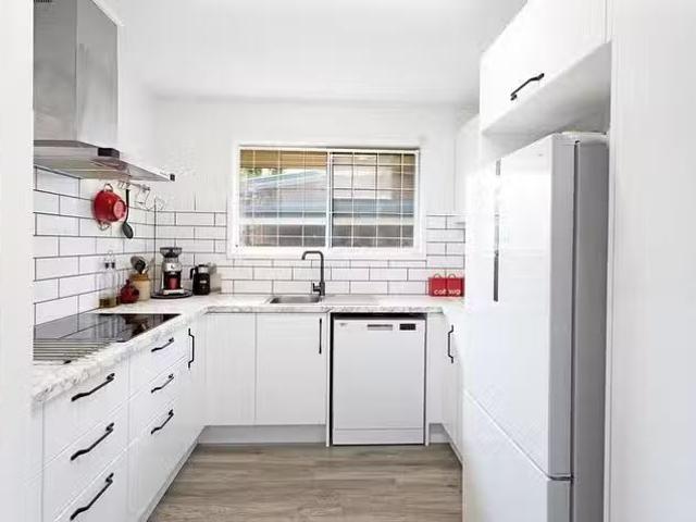 Unique 16 Sutherland Street, Redcliffe, QLD 4020
