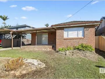 Cheap 16 Ulooloo Rd, Gwandalan House for rent Listed by Herit.