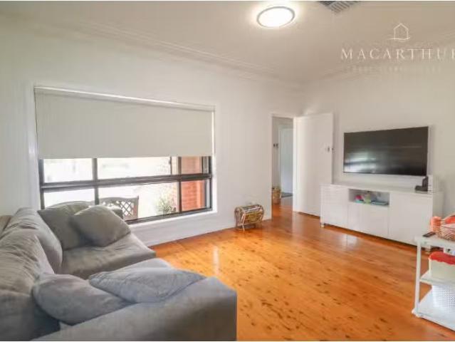 Just in! 175 Bourke Street, Mount Austin House for rent Liste.