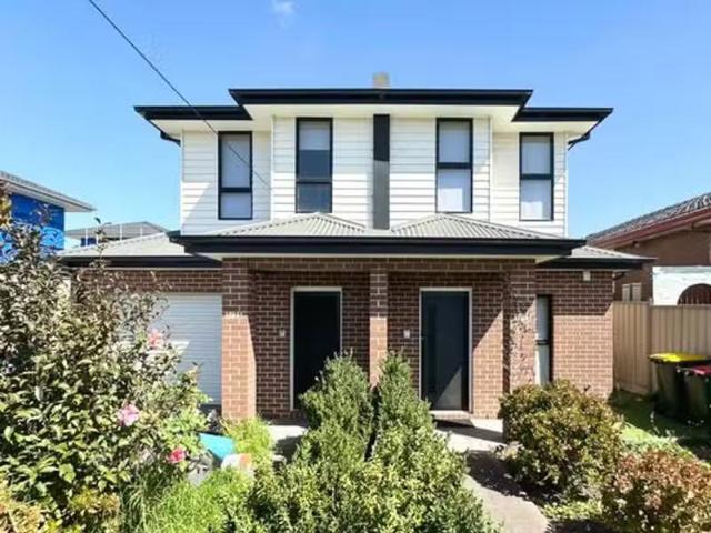 Charming 1/75 Walmer Avenue, St Albans VIC 3021