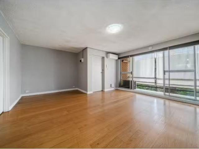 For Rent! 17/106 Henderson Road, CRESTWOOD Apartment for rent.