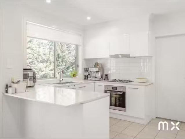Unique 17/10 Derwent Avenue, Avondale Townhouse for rent List.
