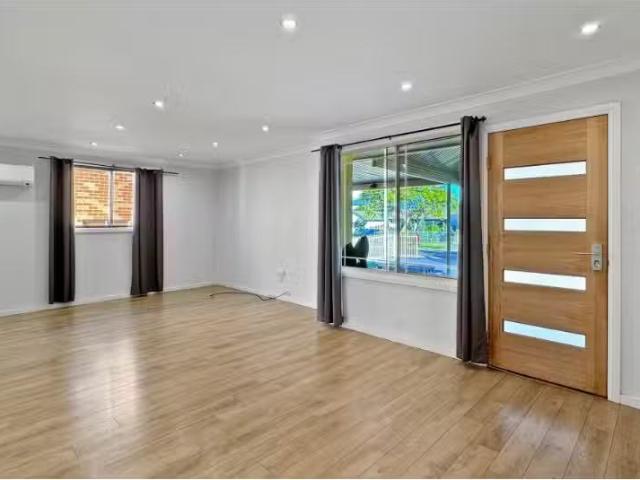 Nice 17 Cypress Road, North St Marys House for rent Listed by.