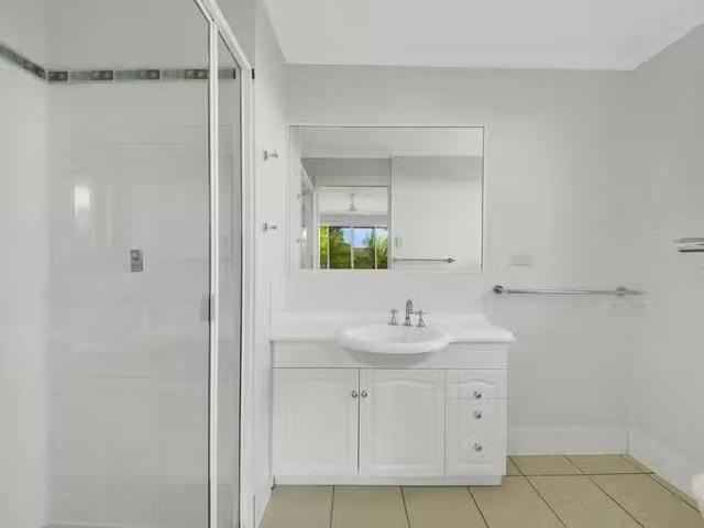 Rental! 17 Golf View Drive, Boyne Island, QLD 4680