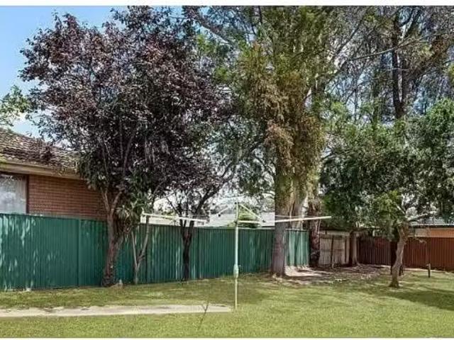 Just in! 17 Knotwood, Macquarie Fields House for rent Listed.
