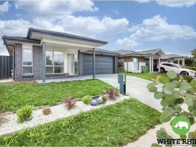 Nice 17 Lindbeck Corner, Googong House for rent Listed by Hay.
