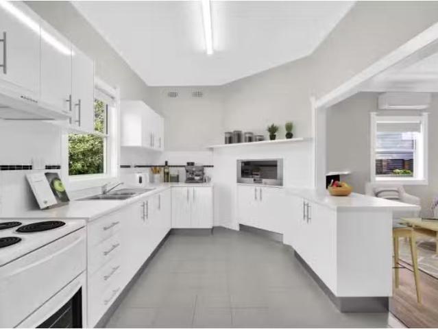 Deal! 17 Mangerton Road, Wollongong House for rent Listed by.
