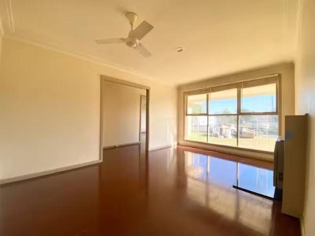 Cheap 17 Mirboo Court, DALLAS, VIC 3047 House for Rent