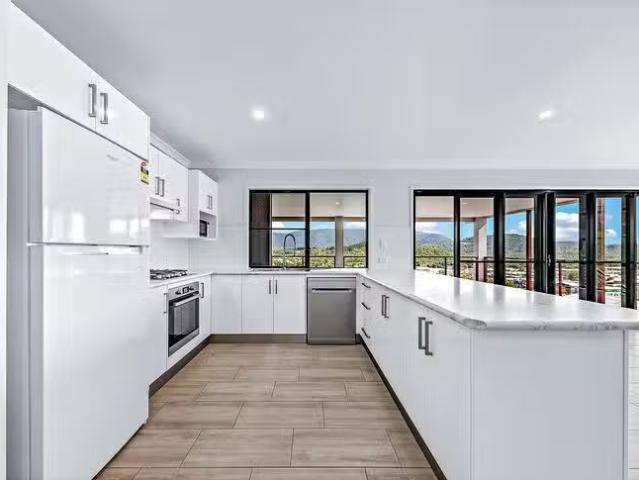 Deal! 17 Whitehaven Crescent, Cannonvale, QLD 4802