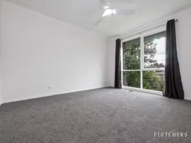 Unique 17 Tarwin Dr, Croydon Hills VIC 3136 House For Lease