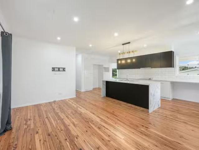 Unique 17 Tynedale Avenue, Newtown, QLD 4350