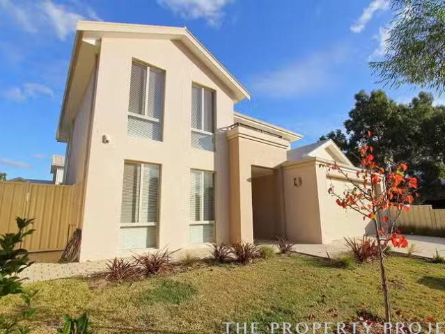 Rental! 17A Norman Street, Karrinyup, WA 6018