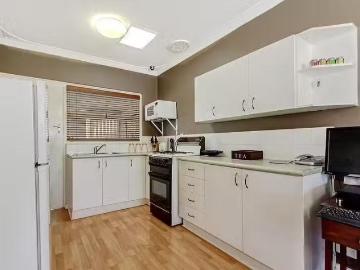 Deal! 17A Dean Road, Bateman, WA 6150