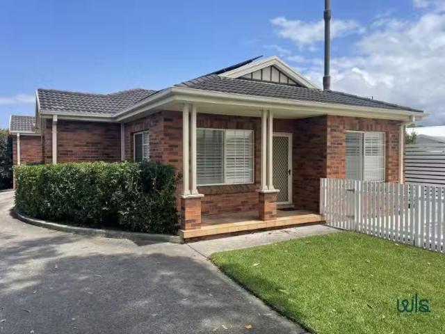Deal! 1/89 Moate Street, Georgetown Apartment for rent Listed.