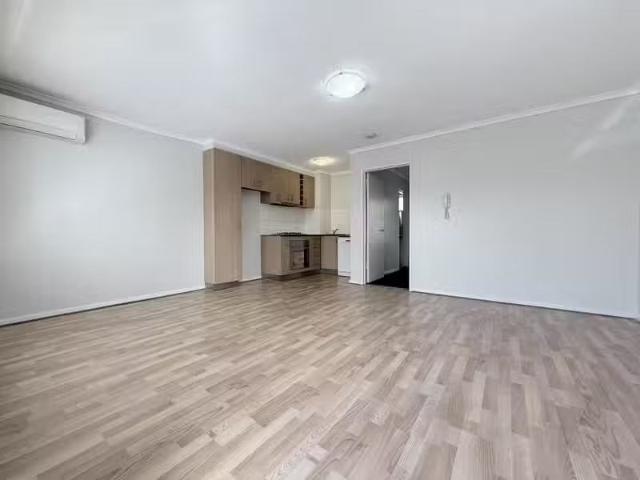 For Rent! 18/2 4 The Gables, Albion VIC 3020