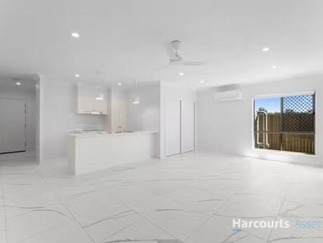 Deal! 1/83 Charles Avenue, LOGAN CENTRAL, QLD 4114 House for.