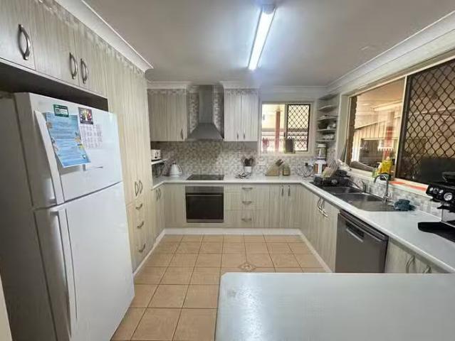 Unique 18 Ferny Avenue, Avoca, QLD 4670