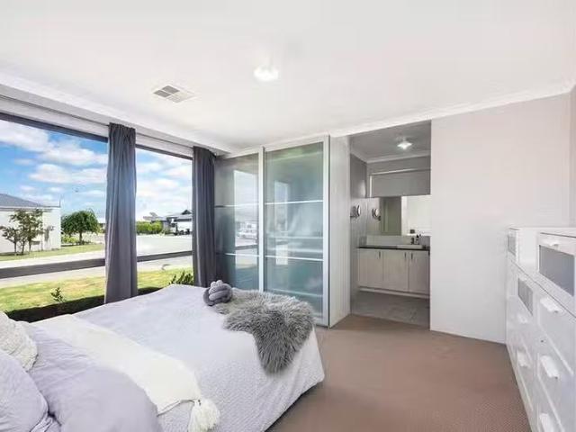 Cozy 18 Harding Street, Brabham, WA 6055