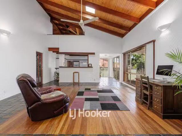 Unique 18 Monitor Way, Australind, WA 6233