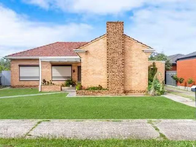 Unique 18 Martins Road, Seaton, SA 5023