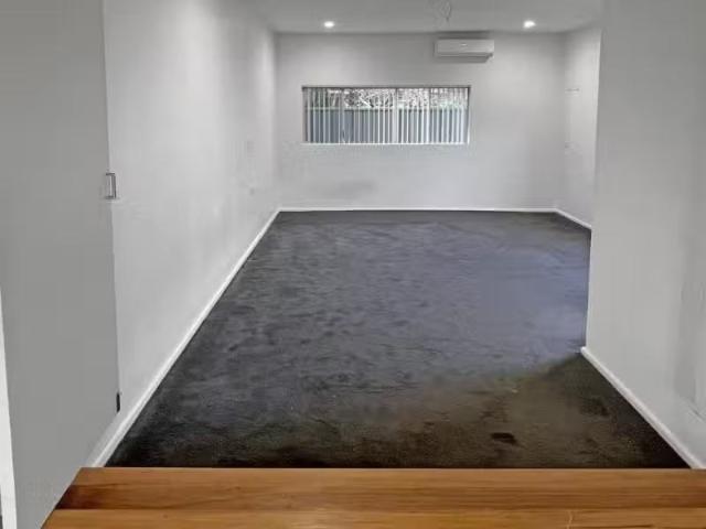 Cozy 18 Melbourne Avenue, Umina Beach House for rent Listed b.