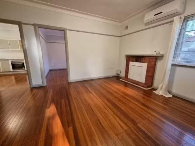 Deal! 18 Smith Street, TAREE WEST House for rent Listed by He.
