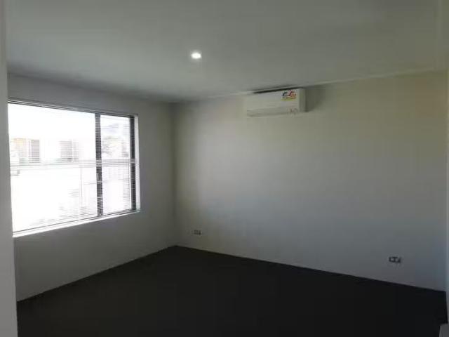 For Rent! 18 Swell Terrace, Glenfield, WA 6532