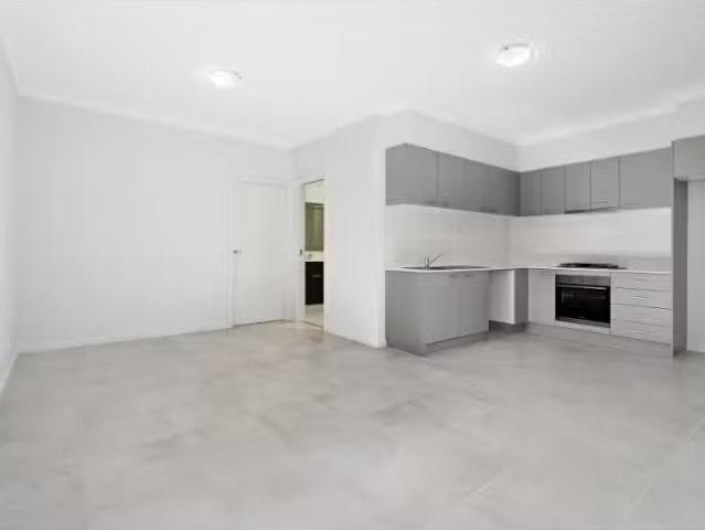 Cozy 18A Weeroona Road, Edensor Park House for rent Listed by.
