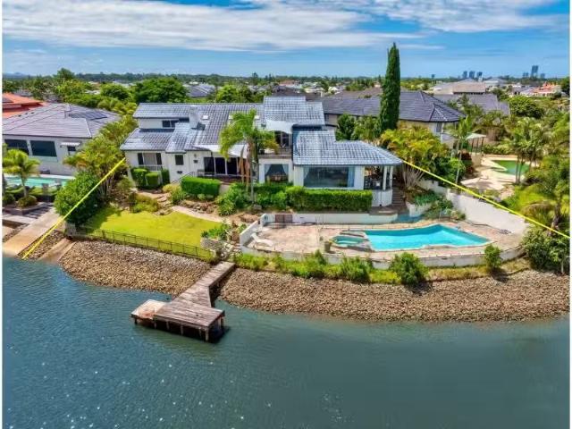 Charming 19 Cheval Court, BENOWA House for rent Listed by Kat.