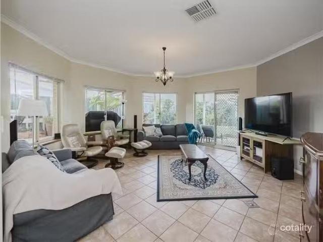 Cozy 19 Bodrum Crescent, Mindarie, WA 6030