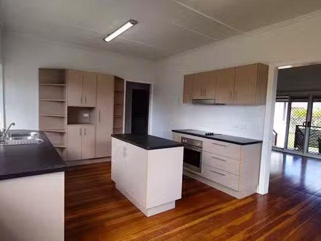Charming 19 Everett Street, Upper Mount Gravatt, QLD 4122