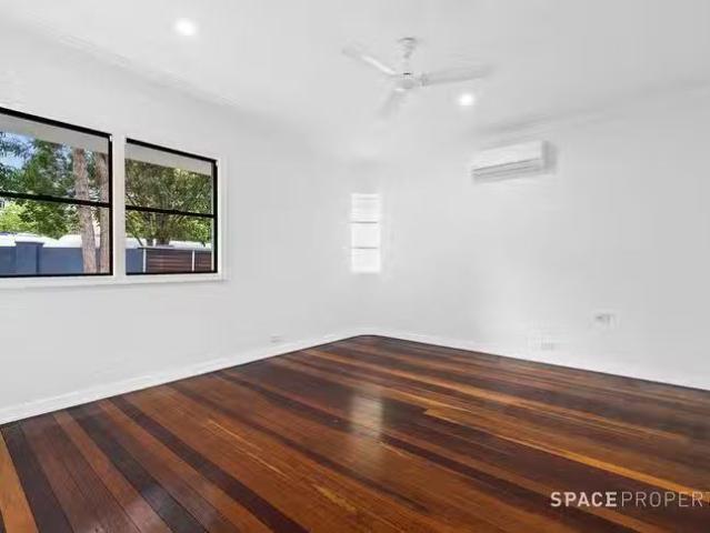 Cozy 19 Lorward Avenue, Bardon, QLD 4065