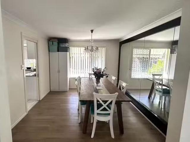 Just in! 19 Lakewood Avenue, Parkinson, QLD 4115