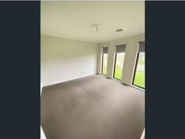Just in! 19 Mt Eliza Avenue, WALLAN House for rent Listed by.
