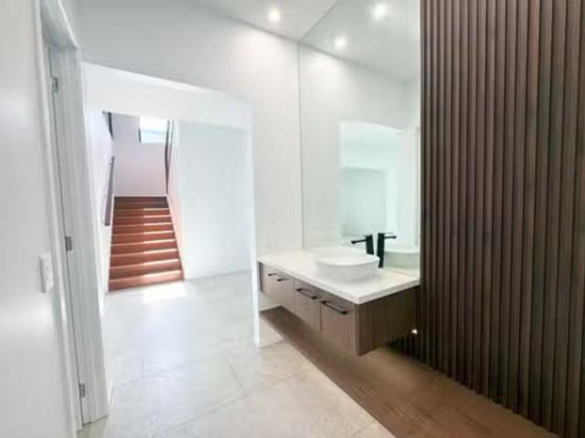 Charming 19 Pearl Beach Drive, Helensvale, QLD 4212