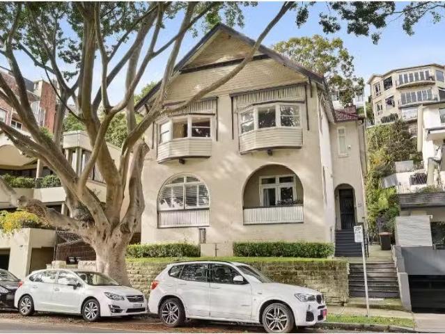 For Rent! 19B New Beach Road, DARLING POINT Townhouse for rent.