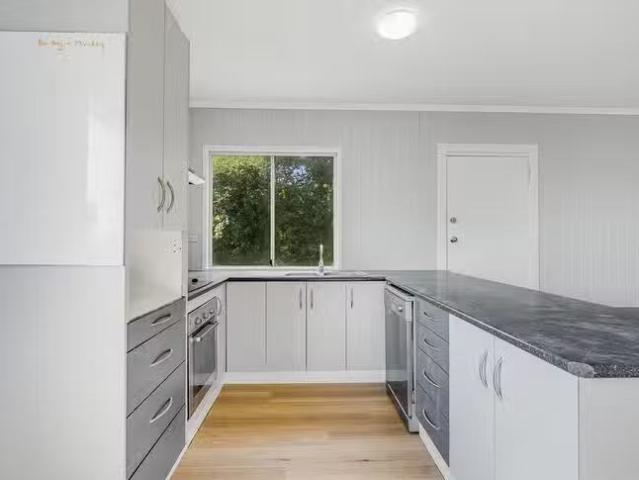 Cozy 1 Walsh Street, Harlaxton, QLD 4350