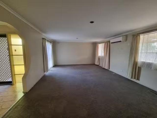 Cheap 1 Woodland Drive, Albanvale, VIC 3021
