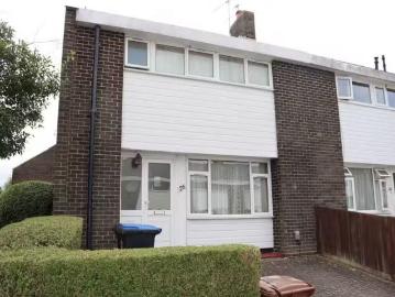 Cheap 1 BA 4 bedroom house for rent in Lark Rise, Hatfield, He.