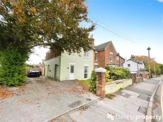 Rental! 1 BA 1 bedroom apartment for rent in New Borough Road.