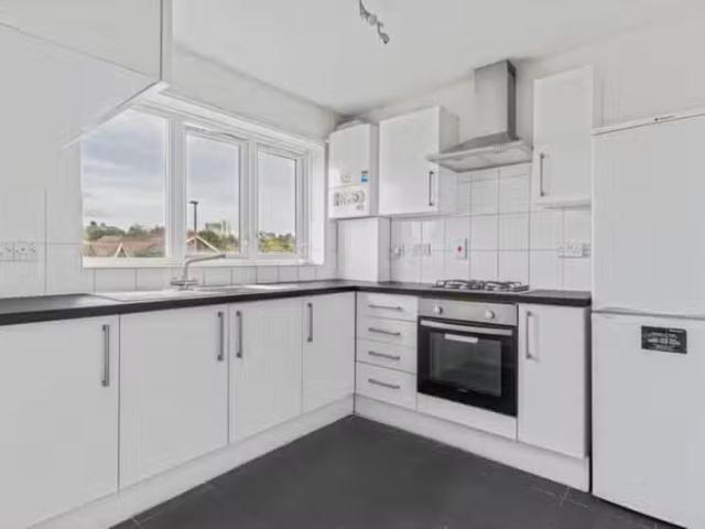 Charming 1 BA 1 bedroom apartment for rent in Hillside Road, B.