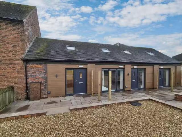 For Rent! 1 BA 1 bedroom barn conversion for rent in Manor Roa.