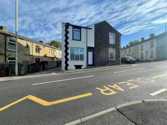 Rental! 1 BA 1 bedroom end of terrace house for rent in Cobden.