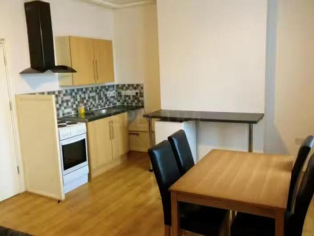 For Rent! 1 BA 1 bedroom flat for rent in Vicarage Road, Kings.