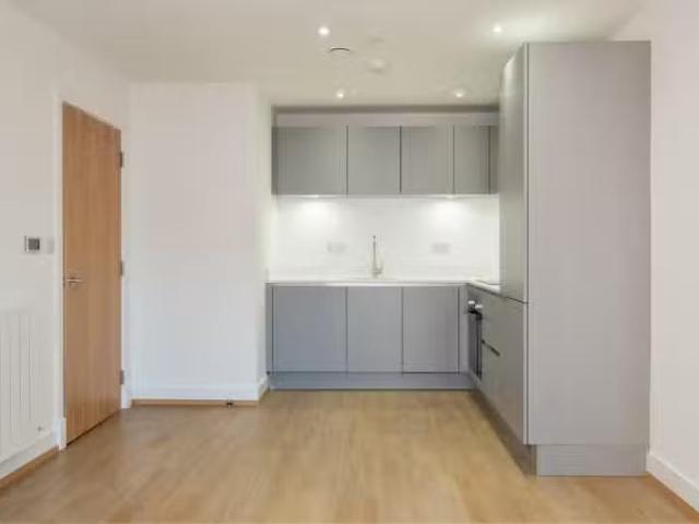 Nice 1 BA 1 bedroom flat for rent in Well Farm Road Whyteleafe.